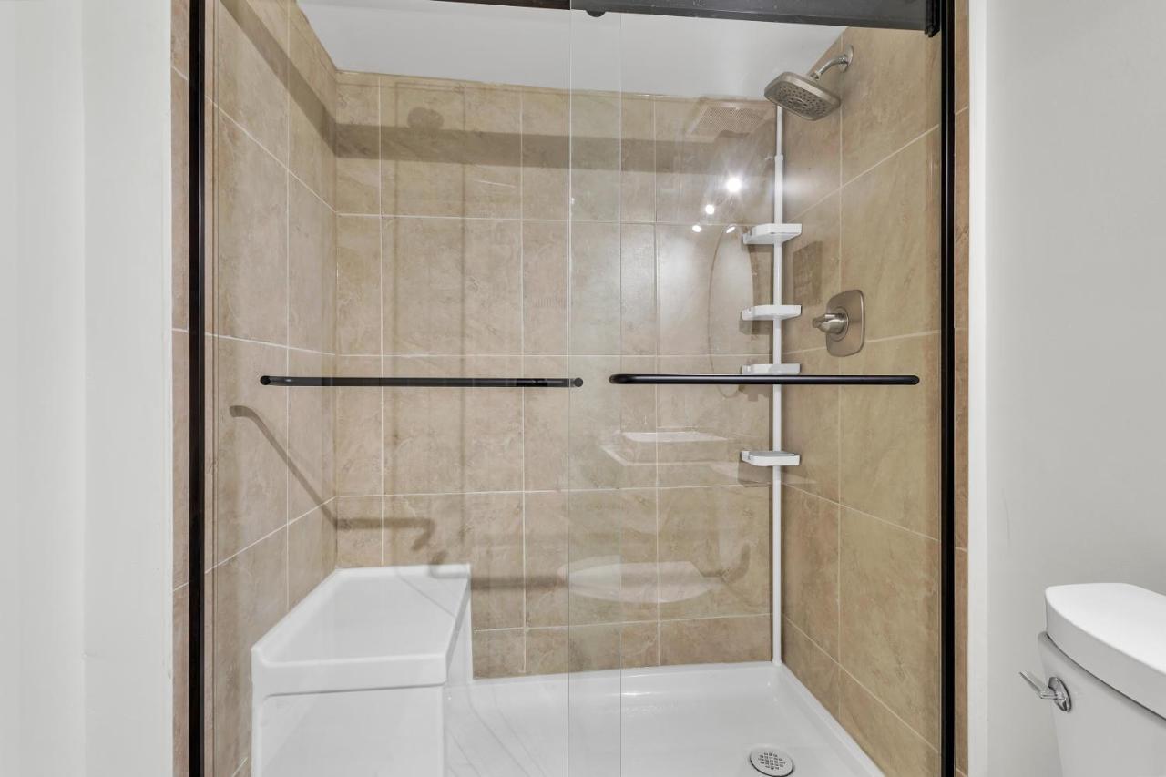 Modern 1 Bedroom + Den In Cambridge Dış mekan fotoğraf